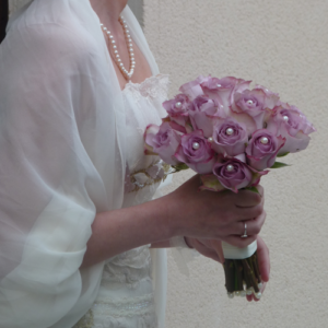 la mariée avec son bouquet 